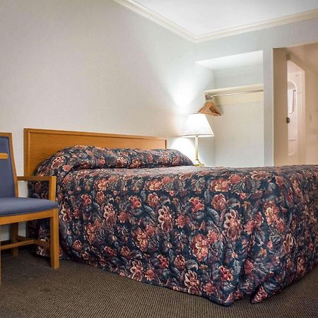 Econo Lodge By The Falls Niagara Falls Exterior photo